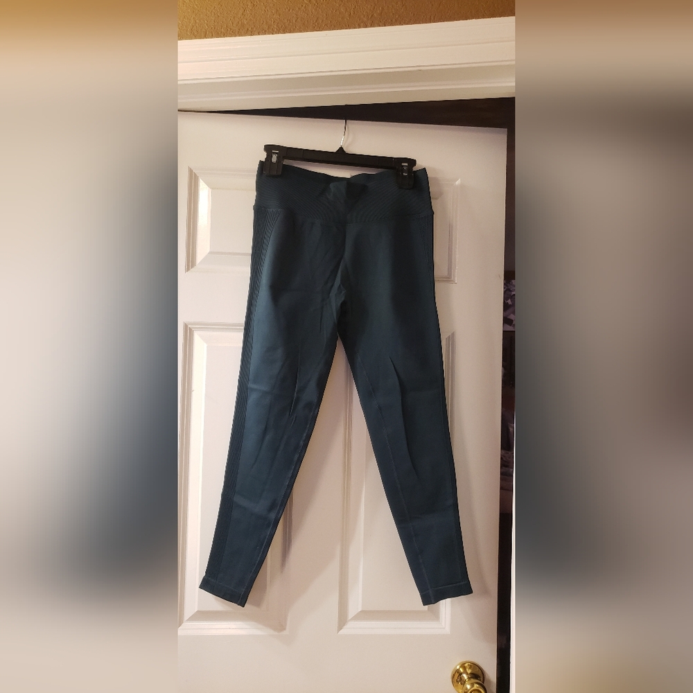 Amazon YEOREO Scrunch Butt Lift Seamless Mid Low Waist Leggings - Teal